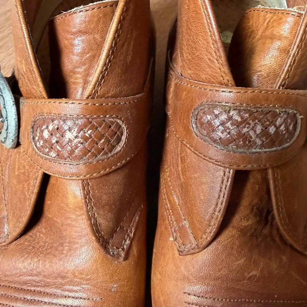 Ariat Juliet Tan Leather Western Buckle Ankle Boots Low Heel womens 7 cowboy